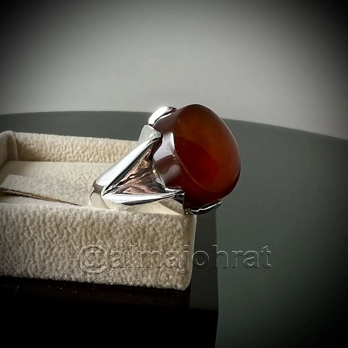 Red Yemeni Aqeeq - عقيق يمني أحمر + Yemen Agate Liver Color + Romani Aqeeq