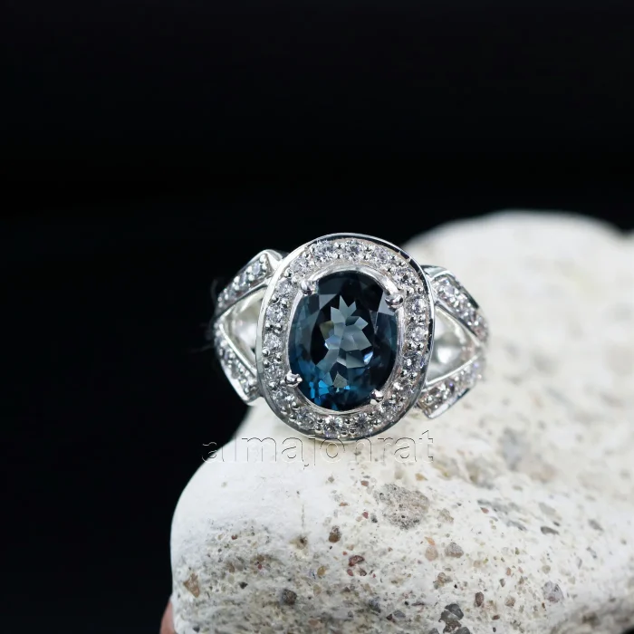 ⁦London Blue Topaz Natural Gemstone - Silver Ring⁩ - الصورة ⁦4⁩