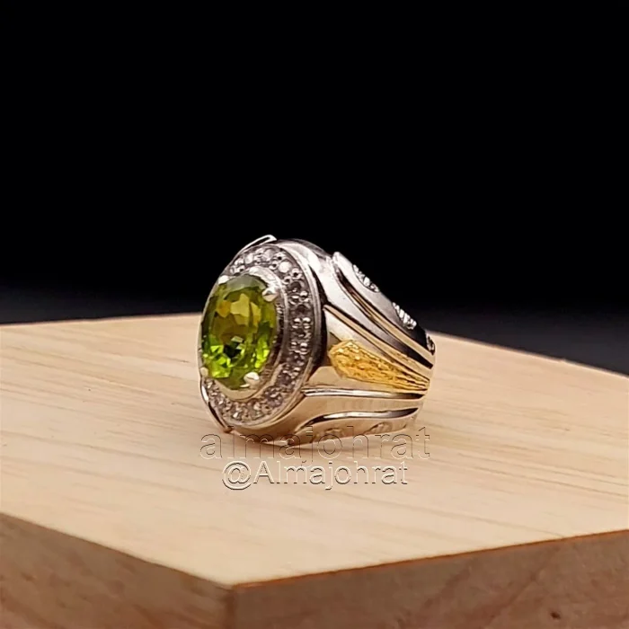 ⁦Natural Peridot Gemstone Ring Silver 925⁩ - الصورة ⁦4⁩