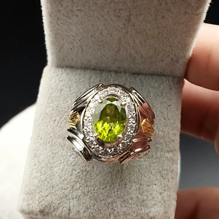 ⁦Natural Peridot Gemstone Ring Silver 925⁩ - الصورة ⁦3⁩