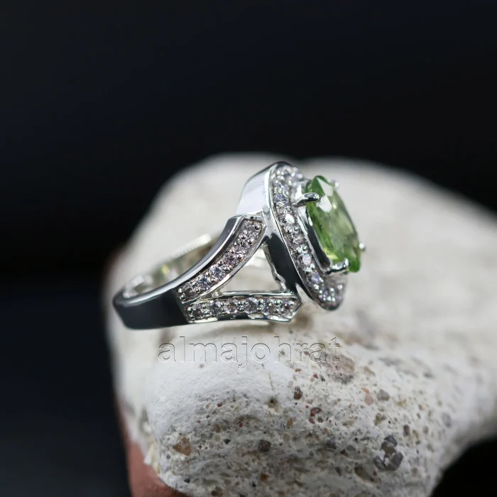 ⁦Natural Peridot Gemstone Ring Pure Silver⁩ - الصورة ⁦4⁩