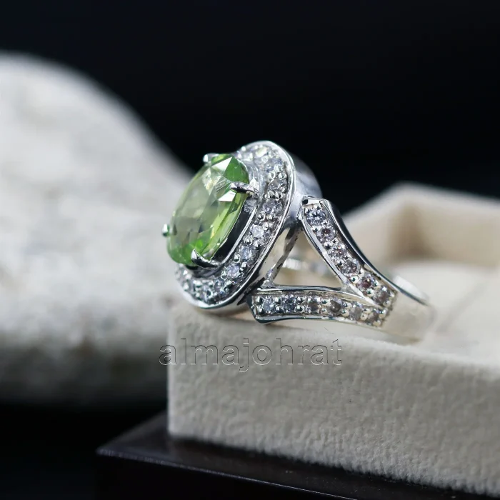 ⁦Natural Peridot Gemstone Ring Pure Silver⁩ - الصورة ⁦3⁩