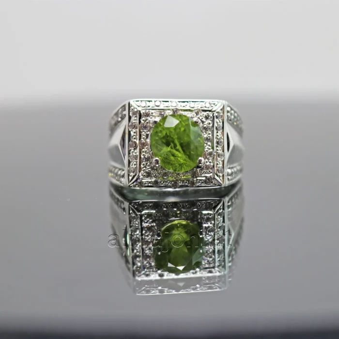 Natural Peridot Gemstone Ring Pure Silver - Image 2