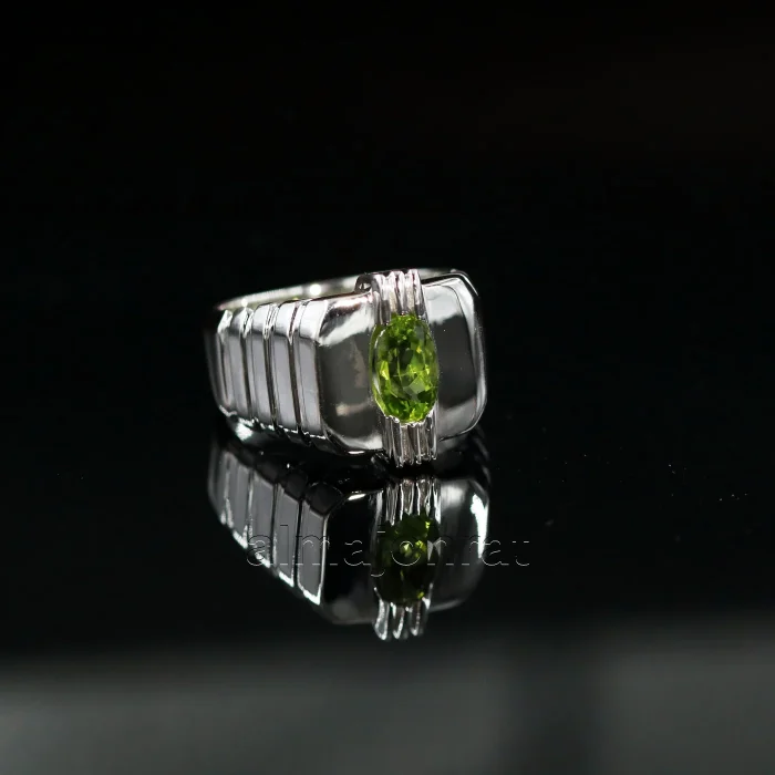 ⁦Natural Peridot Gemstone Ring Pure Silver⁩ - الصورة ⁦2⁩