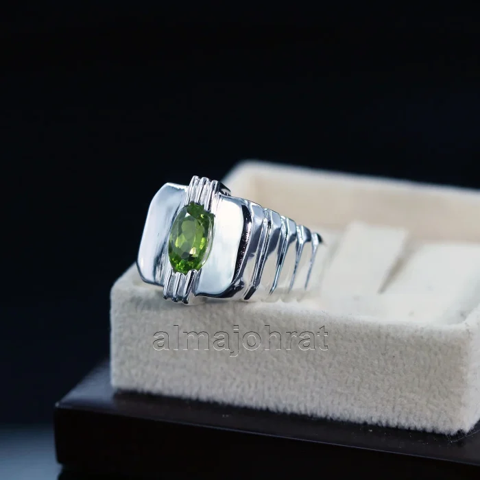 ⁦Natural Peridot Gemstone Ring Pure Silver⁩ - الصورة ⁦4⁩