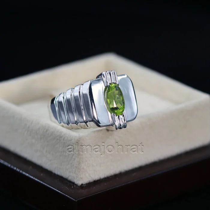 ⁦Natural Peridot Gemstone Ring Pure Silver⁩ - الصورة ⁦1⁩